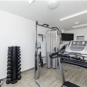 5 bedroom beachfront villa with heated pool near Omis, sleeps 9